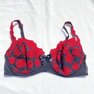 Rare Victoria’s Secret rose embroidered bra